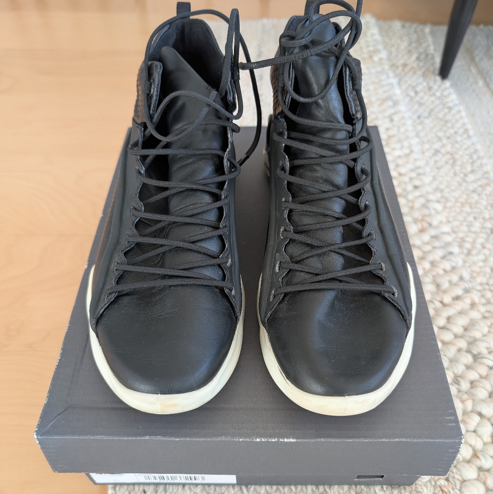 Ecco Hightop Sneakers - Picture 3 of 8